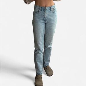 Abercrombie & Fitch Women's 90’s Straight Leg High Rise Light Blue Jeans